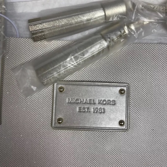 Michael Kors Tote Gold Purse Metallic Bag NEW - Picture 4 of 5